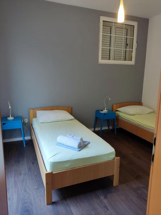 Holiday Home With Free Parking By The Beach Brela Exteriér fotografie