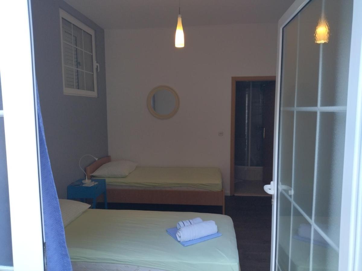 Holiday Home With Free Parking By The Beach Brela Exteriér fotografie